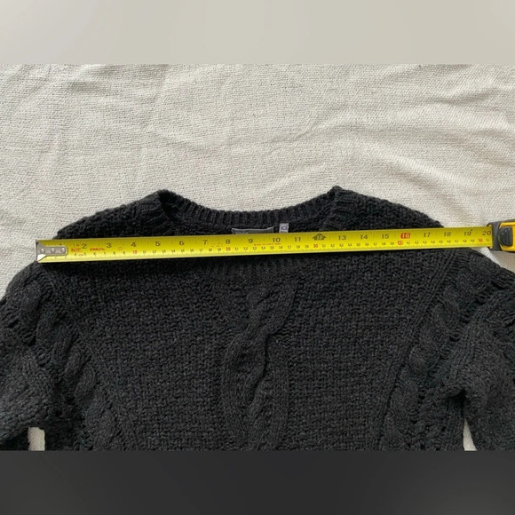 VINCE  Wool Cable Knit Gray Crewneck Sweater Size Small - Picture 9 of 12